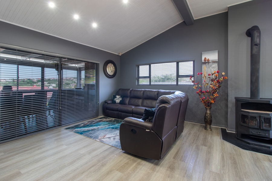 To Let 4 Bedroom Property for Rent in Forest Downs Eastern Cape